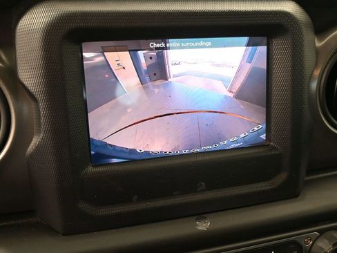 Used 2023 Jeep Wrangler Unlimited AWD/4WD image 37
