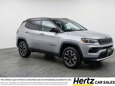 Used 2025 Jeep Compass Trailhawk AWD/4WD image 1