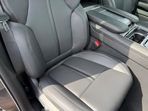 New 2026 Jeep Grand Wagoneer L Limited AWD/4WD image 17