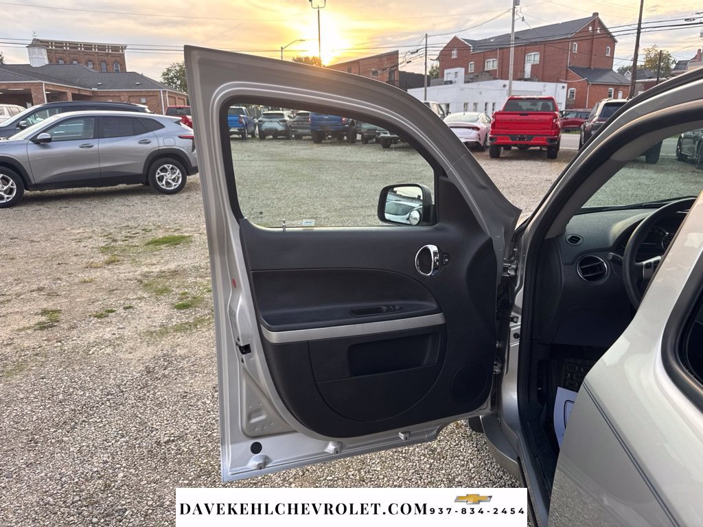 Used 2008 Chevrolet HHR LS FWD image 17