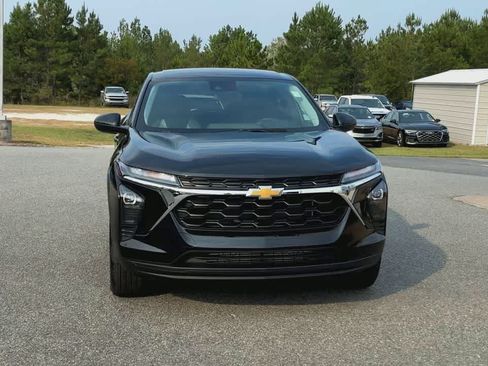 New 2026 Chevrolet Trax LS w/ LS Convenience Package FWD image 3