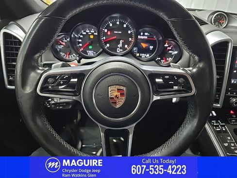 Used 2017 Porsche Cayenne Platinum Edition AWD/4WD image 23