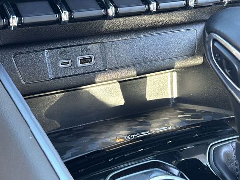Used 2024 Chevrolet Colorado ZR2 w/ ZR2 Convenience Package III AWD/4WD image 25