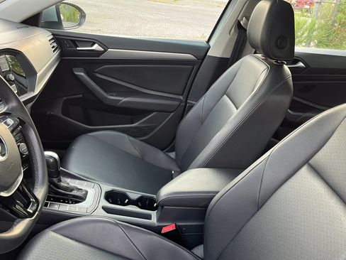 Used 2020 Volkswagen Jetta SE w/ SE Cold Weather Package FWD image 8