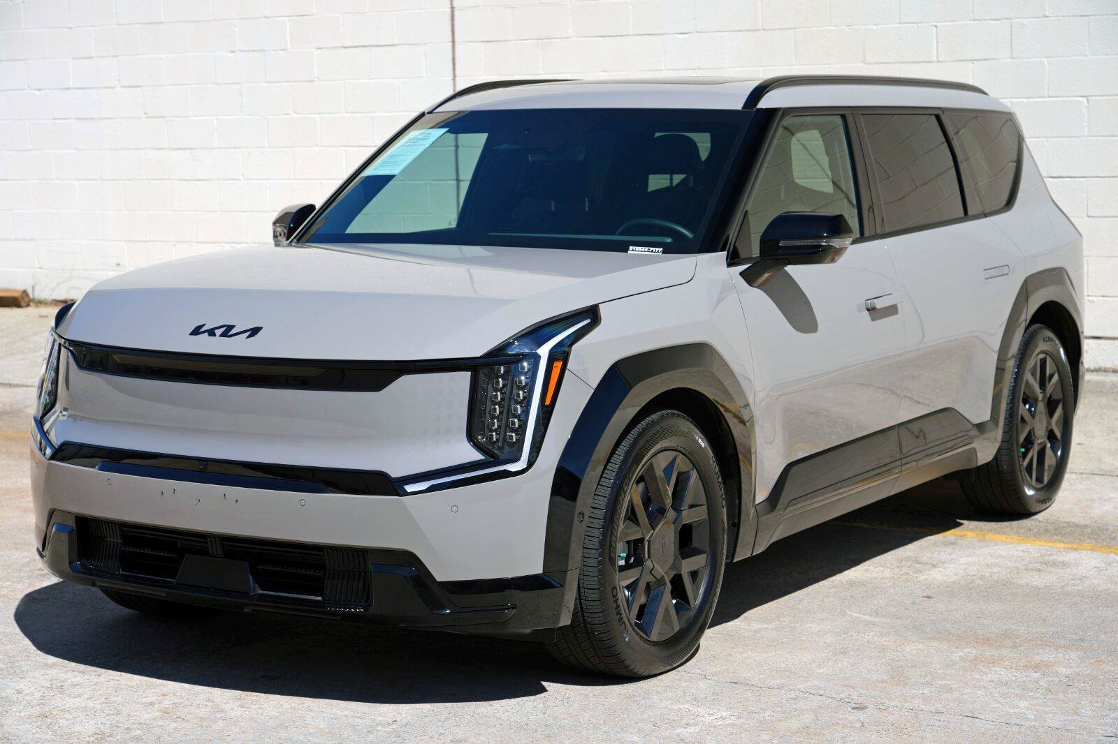 Used 2026 Kia EV9 Land w/ Nightfall Edition Package AWD/4WD image 51