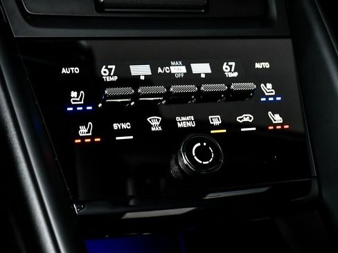 Used 2025 Porsche Macan 4 Electric image 29