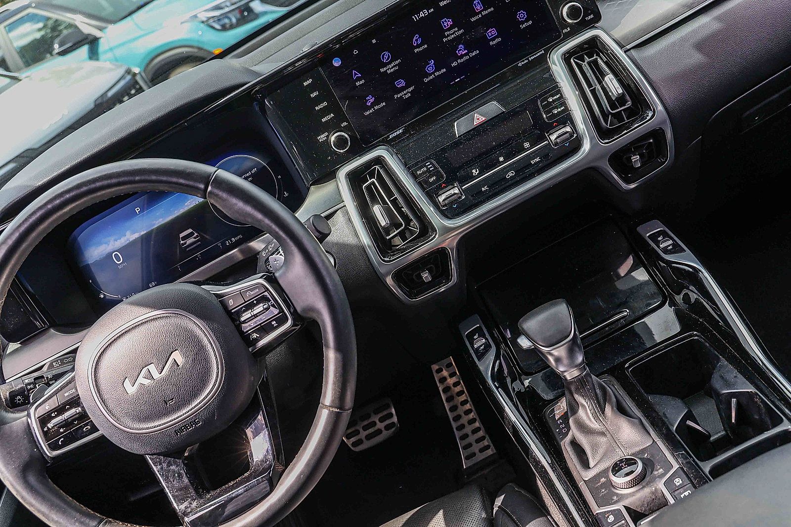 Certified 2023 Kia Sorento SX AWD/4WD image 18