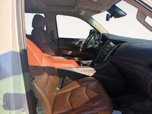 Used 2019 Cadillac Escalade Luxury image 15