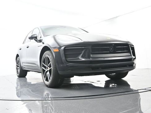 Certified 2024 Porsche Macan AWD/4WD image 52