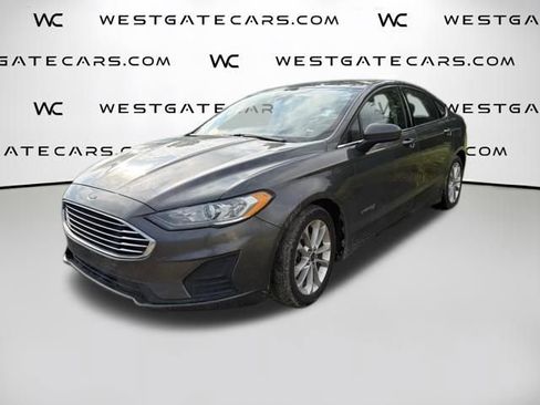 Used 2019 Ford Fusion SE FWD image 1