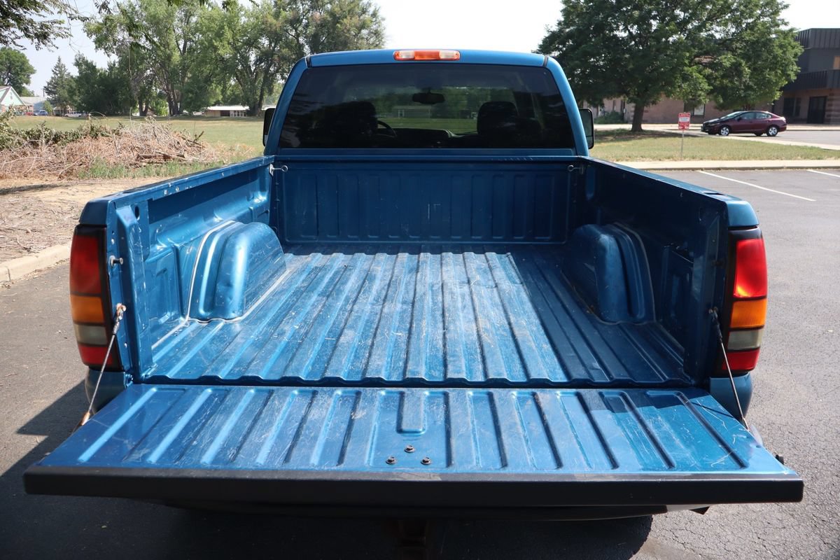 Used 2004 GMC Sierra 2500 SLT w/ Heavy-Duty Power Package AWD/4WD image 14