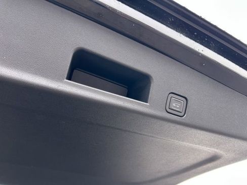New 2026 Chevrolet Traverse RS w/ LPO, Floor Liner Package FWD image 11
