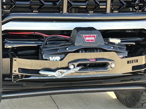 Used 2024 Chevrolet Silverado 2500 ZR2 w/ Technology Package AWD/4WD image 15