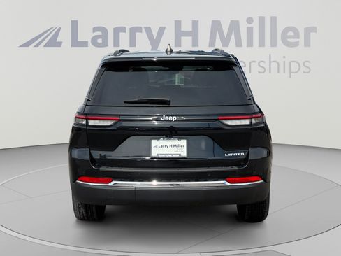 Used 2024 Jeep Grand Cherokee Limited RWD image 4