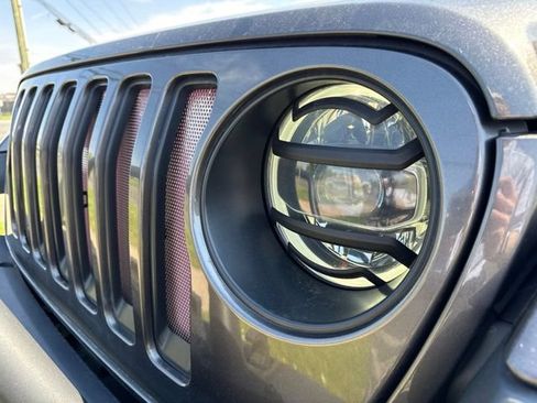 Used 2019 Jeep Wrangler Unlimited Sahara w/ Quick Order Package 24M Moab AWD/4WD image 25