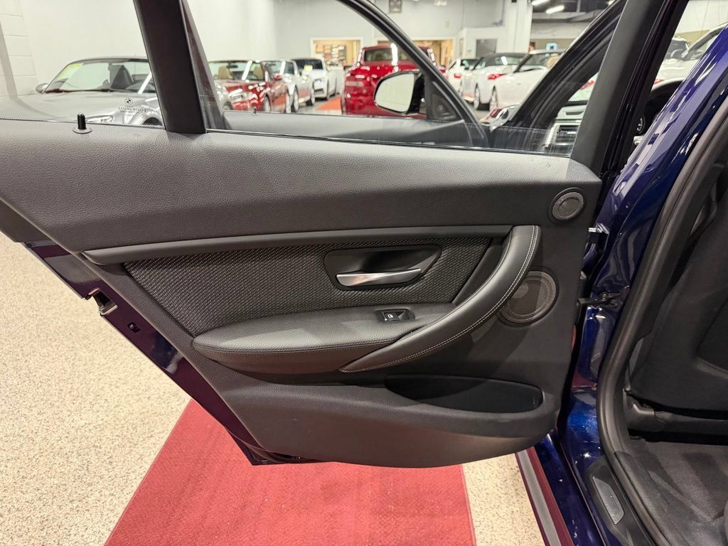 Used 2016 BMW M3 RWD image 27