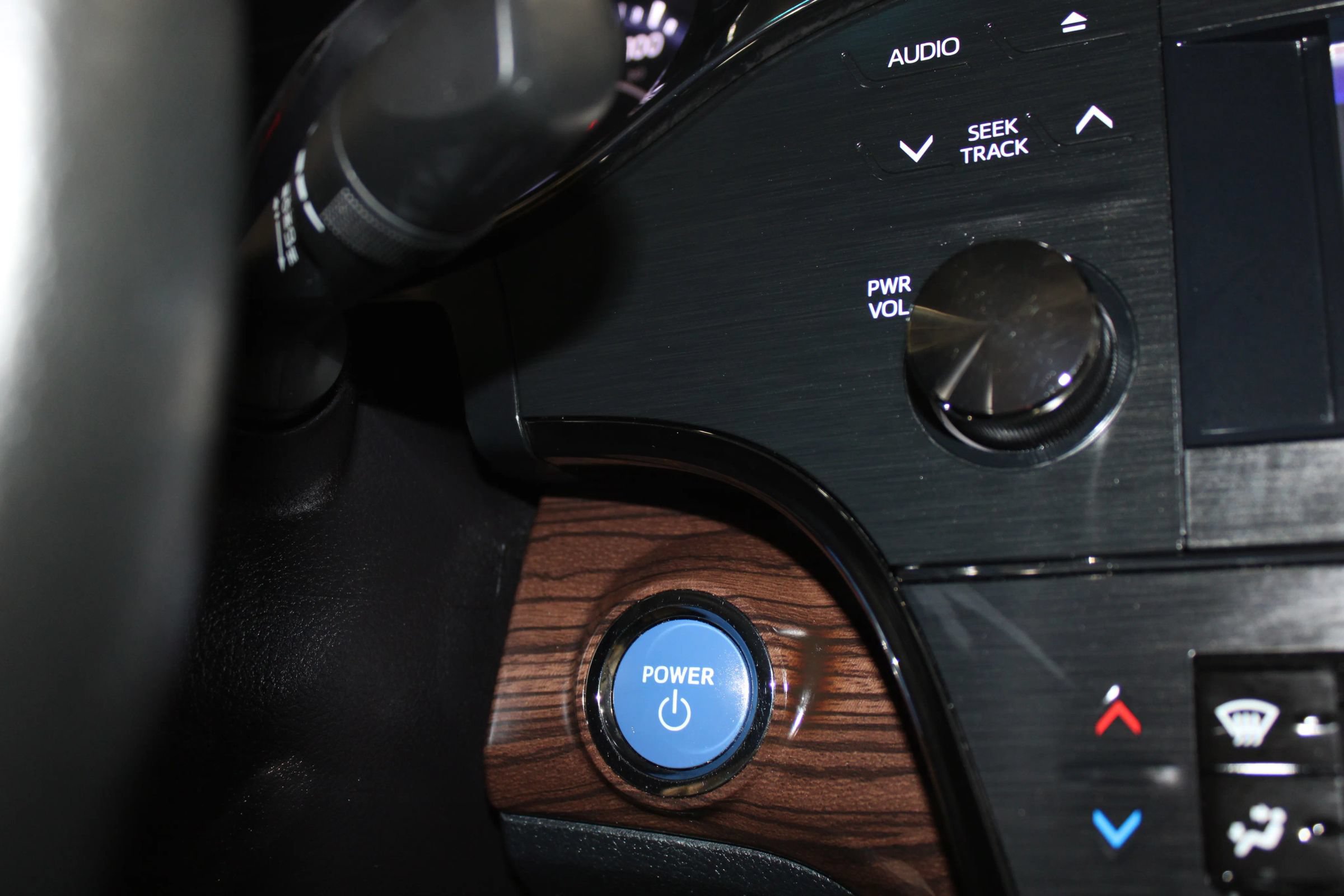 Used 2014 Toyota Avalon XLE Touring FWD image 17