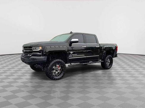 Used 2017 Chevrolet Silverado 1500 LTZ Z71 w/ LTZ Plus Package AWD/4WD image 4