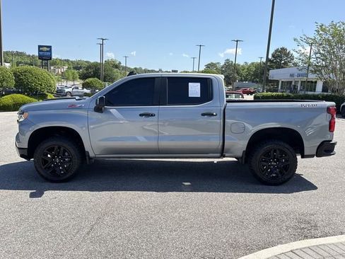 Used 2024 Chevrolet Silverado 1500 LT Trail Boss w/ Convenience Package II image 12