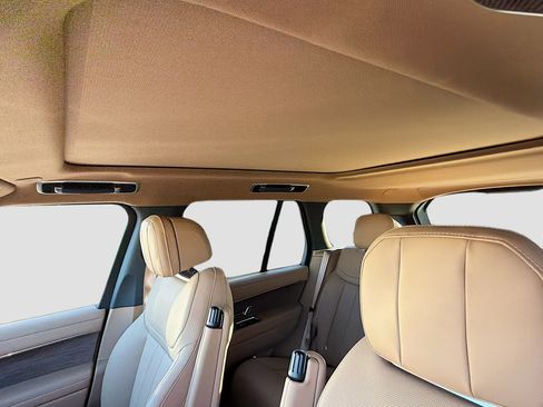 New 2025 Land Rover Range Rover SE image 26