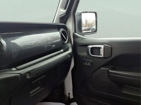 Used 2020 Jeep Gladiator Sport image 21