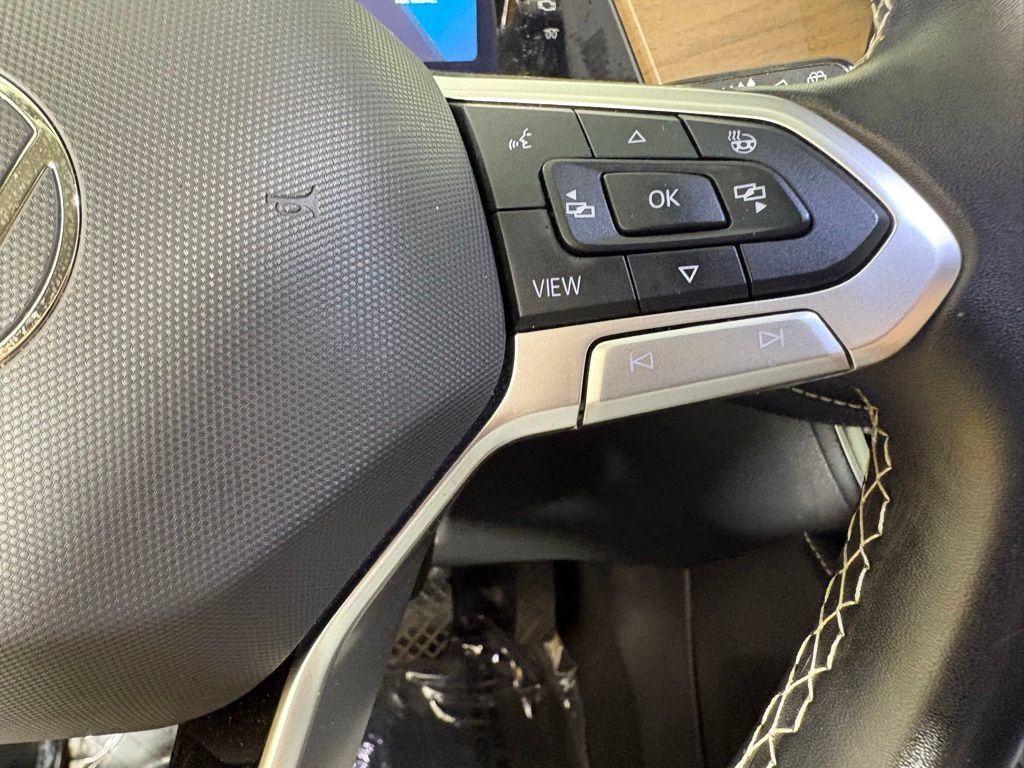 Used 2024 Volkswagen Atlas SE FWD image 26