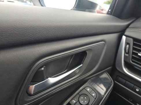 Used 2025 Nissan Rogue SV FWD image 31
