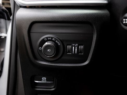 Used 2025 Jeep Grand Cherokee L Limited w/ Luxury Tech Group II AWD/4WD image 26