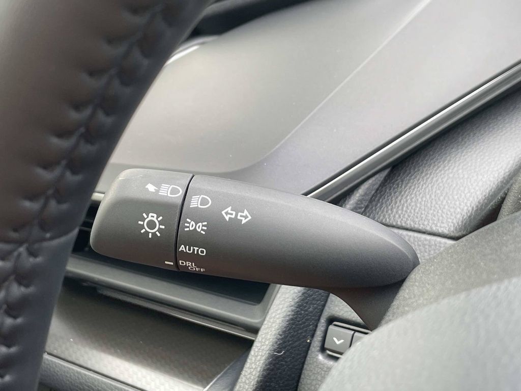 New 2026 Toyota Prius Plug-In Hybrid FWD image 31
