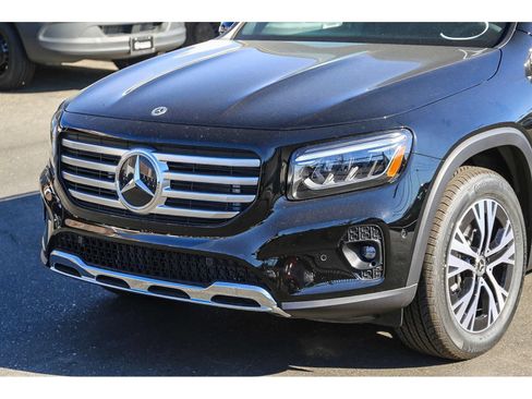 Used 2024 Mercedes-Benz GLB 250 4MATIC image 7
