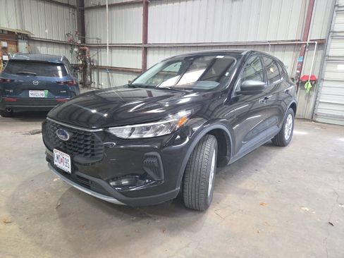 Used 2025 Ford Escape Active AWD/4WD image 1