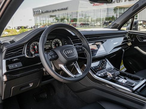 Used 2025 Audi Q7 3.0T Premium Plus image 7