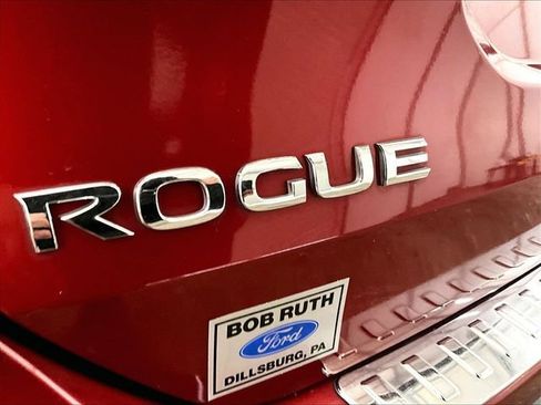 Used 2018 Nissan Rogue SV AWD/4WD image 13