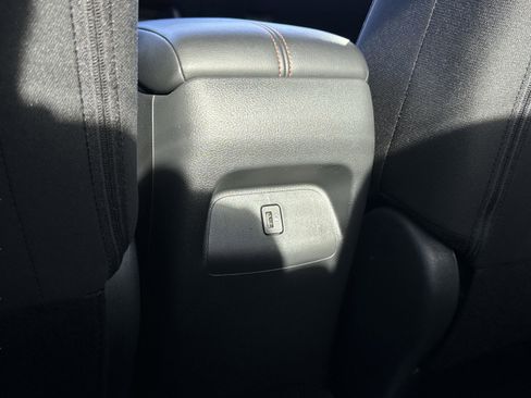 Certified 2025 Nissan Sentra SR FWD image 16