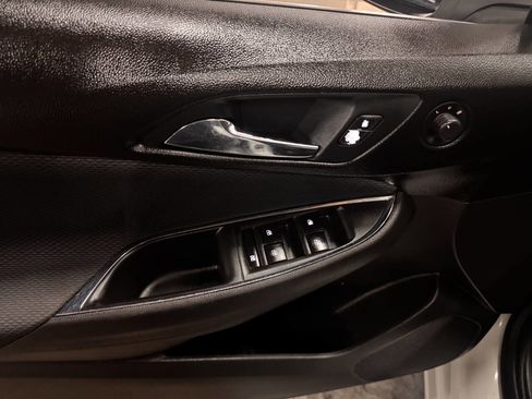 Used 2018 Chevrolet Cruze LT w/ Convenience Package image 25