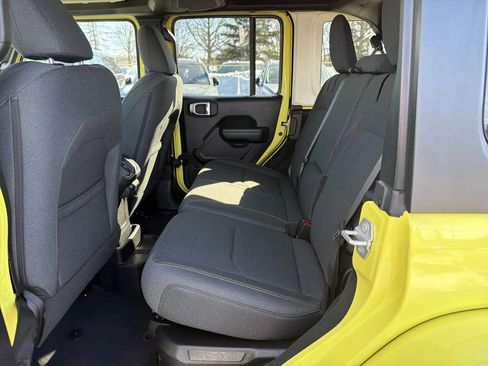 Used 2024 Jeep Wrangler Unlimited w/ Convenience Group image 14