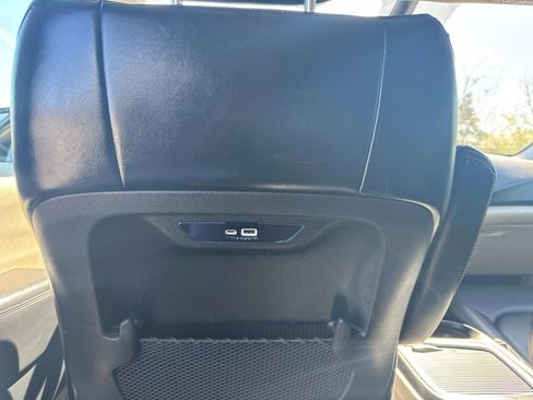 Used 2024 Chrysler Pacifica Touring-L FWD image 17