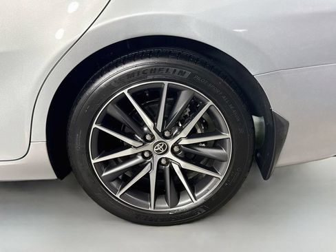 Used 2021 Toyota Camry XLE w/ Navigation Package FWD image 21