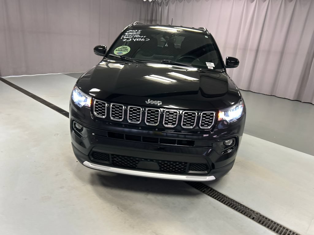 Used 2025 Jeep Compass Limited AWD/4WD image 2