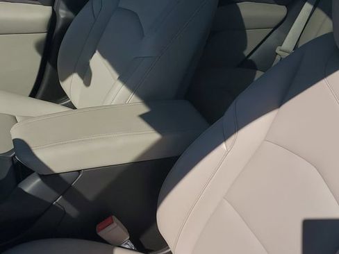 Certified 2022 Cadillac XT4 Luxury w/ Cold Weather Package AWD/4WD image 28