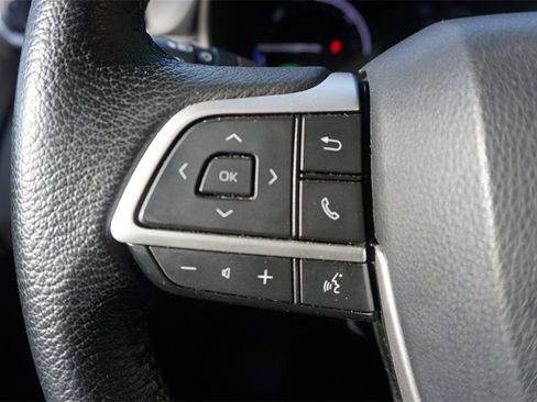 Used 2021 Toyota Sienna XLE image 8