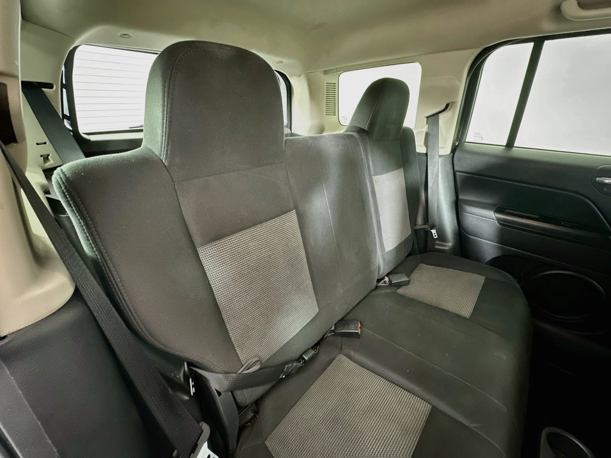 Used 2014 Jeep Patriot Latitude FWD image 25