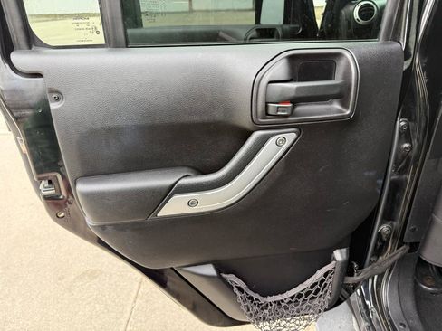 Used 2013 Jeep Wrangler Unlimited Sahara w/ Dual Top Group AWD/4WD image 21