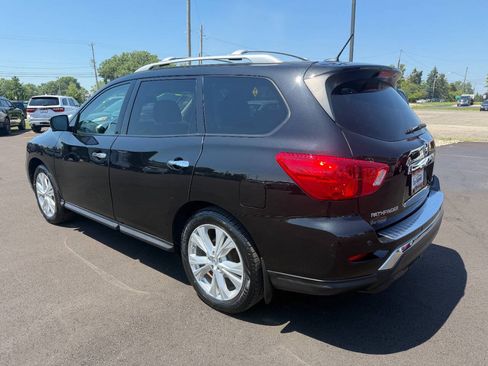 Used 2018 Nissan Pathfinder SL w/ SL Premium Package AWD/4WD image 3