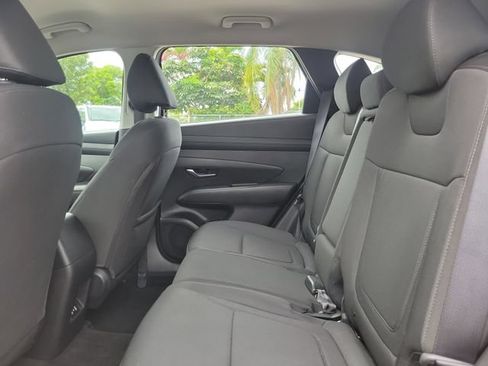 Used 2025 Hyundai Tucson SE FWD image 9