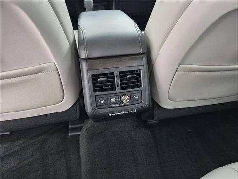 Used 2016 Toyota Avalon Limited w/ Toyota Safety Sense Package FWD image 19