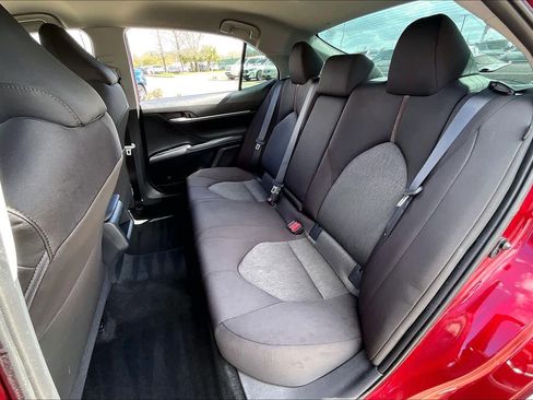 Used 2020 Toyota Camry LE image 19
