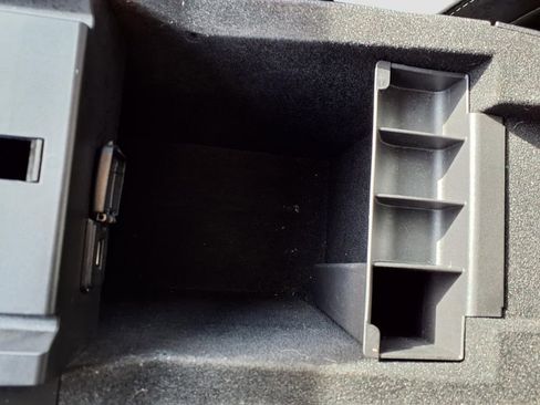 Used 2017 Ford Explorer Platinum image 21