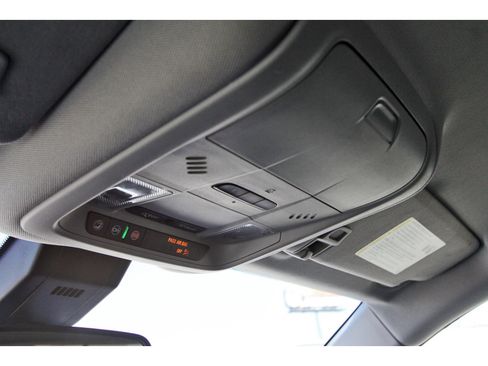 Used 2020 Chevrolet Equinox LT image 25