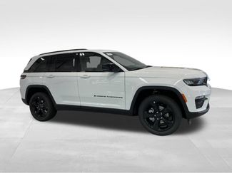 New 2025 Jeep Grand Cherokee Limited w/ Black Appearance Package AWD/4WD video 2
